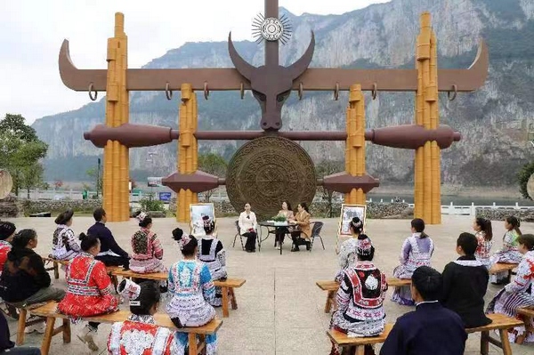 黨的二十大代表和省市黨校專家現(xiàn)場(chǎng)宣講。