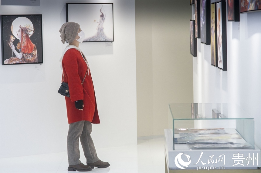 畫展現(xiàn)場。人民網(wǎng) 龍章榆攝