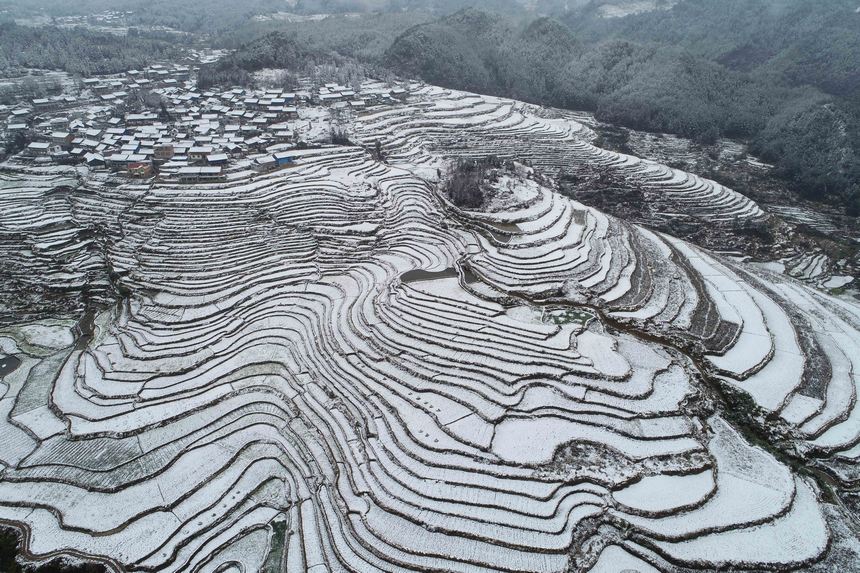 高要村雪后景色（無(wú)人機(jī)照片）。楊勝賢攝