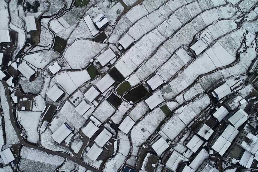 五一村雪后景色（無(wú)人機(jī)照片）。楊勝賢攝