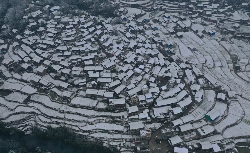 五一村雪后景色（無人機照片）。楊武魁攝