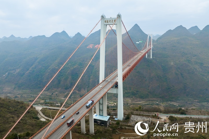 壩陵河大橋。人民網(wǎng)記者 涂敏攝