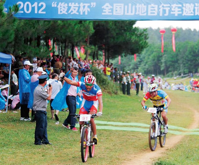 3、2012年，全國(guó)山地自行車(chē)邀請(qǐng)賽在貴陽(yáng)市白云區(qū)舉辦。