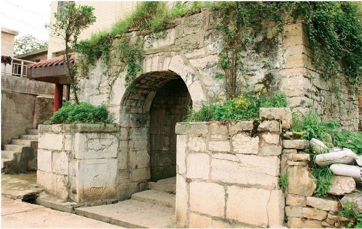 朱官堡遺址（永勝門）。白云區(qū)委宣傳部、白云區(qū)檔案館供圖