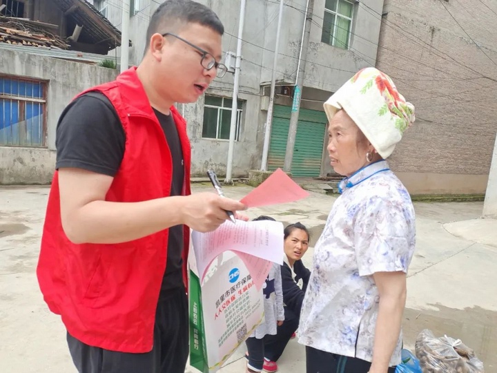 文明實(shí)踐志愿服務(wù)。