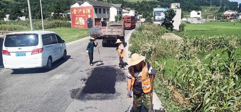 道路養(yǎng)護現(xiàn)場。