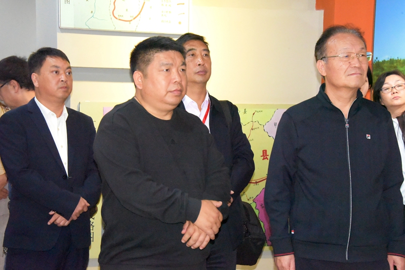 4認真聆聽困牛山紅軍革命歷史