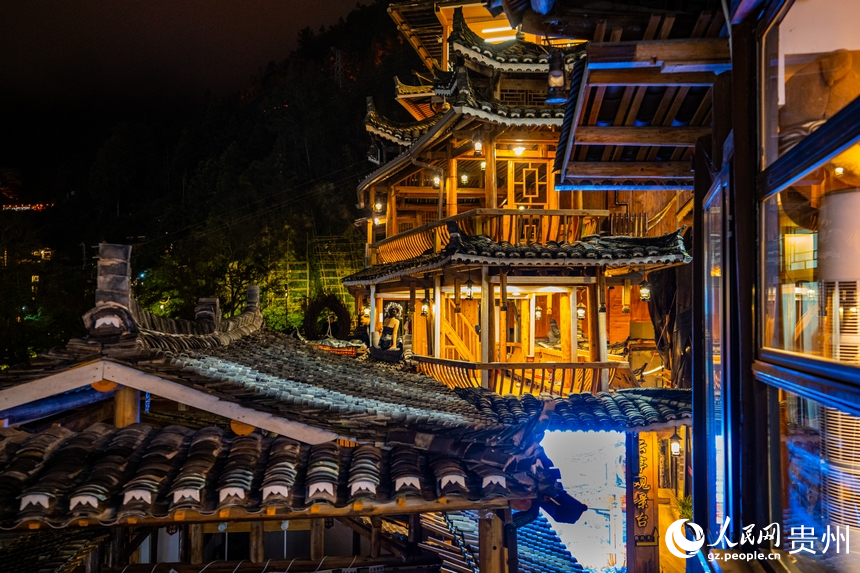 西江千戶苗寨夜景。人民網(wǎng) 陽茜攝