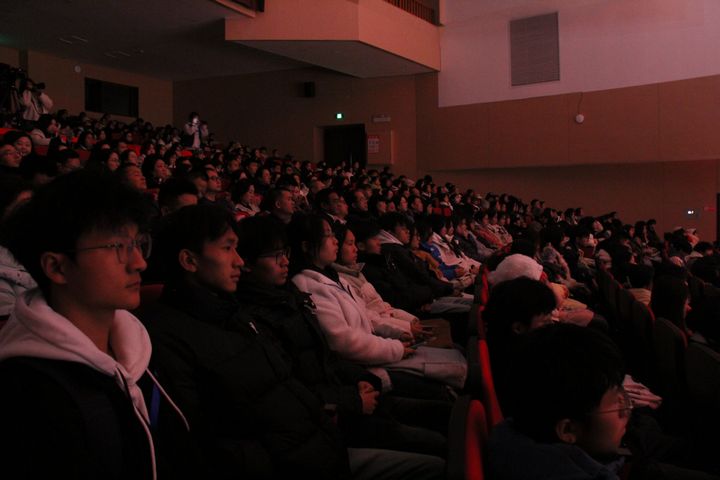 演出現場。