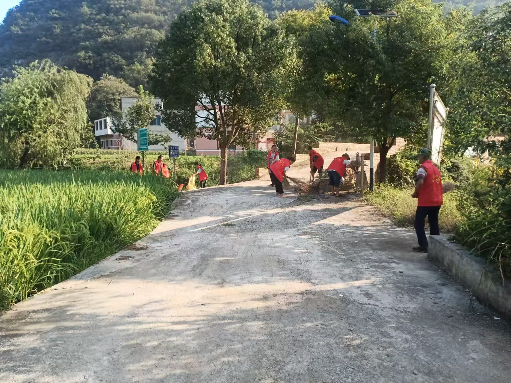 清掃現(xiàn)場。