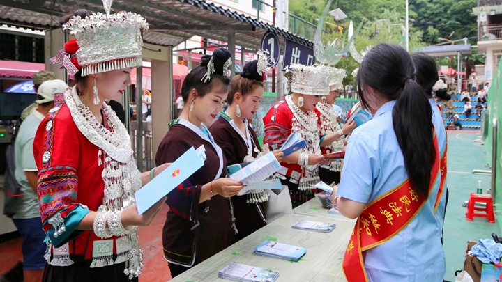 2024年貴州省“民法典進(jìn)賽事”“村BA”專場(chǎng)直播活動(dòng)。貴州省司法廳供圖