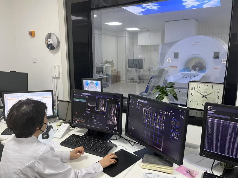 西門子Vida 3.0T 70cm大孔徑磁共振掃描儀落戶貴陽市二醫(yī)。