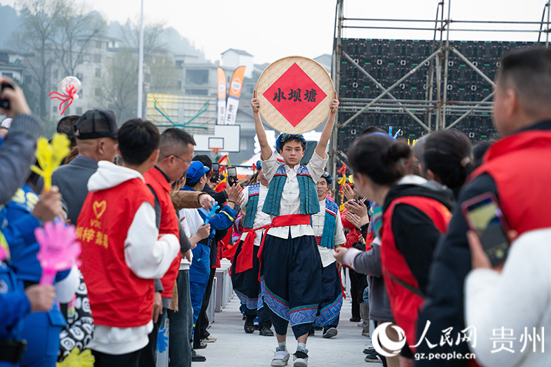 2025年桐梓“村晚”現(xiàn)場。人民網(wǎng) 陽茜攝